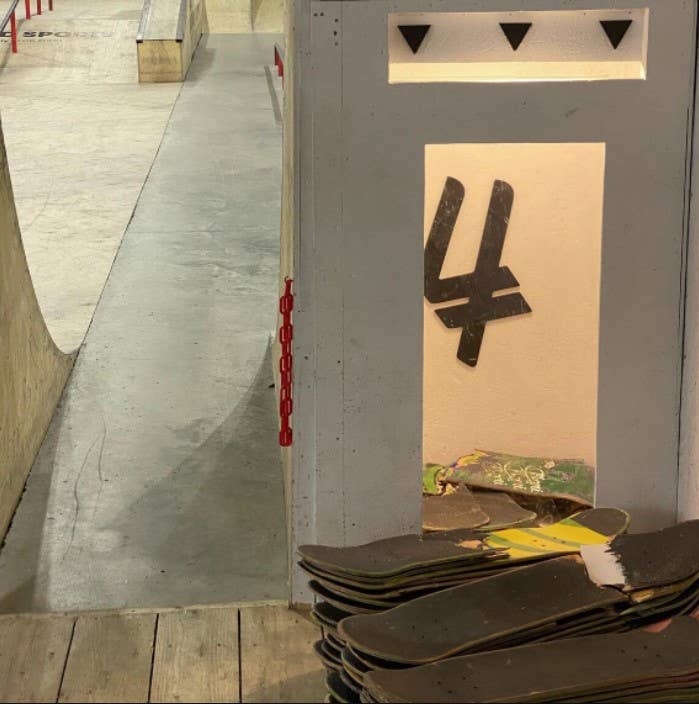 Skate4create – Engroshandel Perlearmbånd – Blåt armbånd i træ lavet af genbrugte skateboard - unisex7