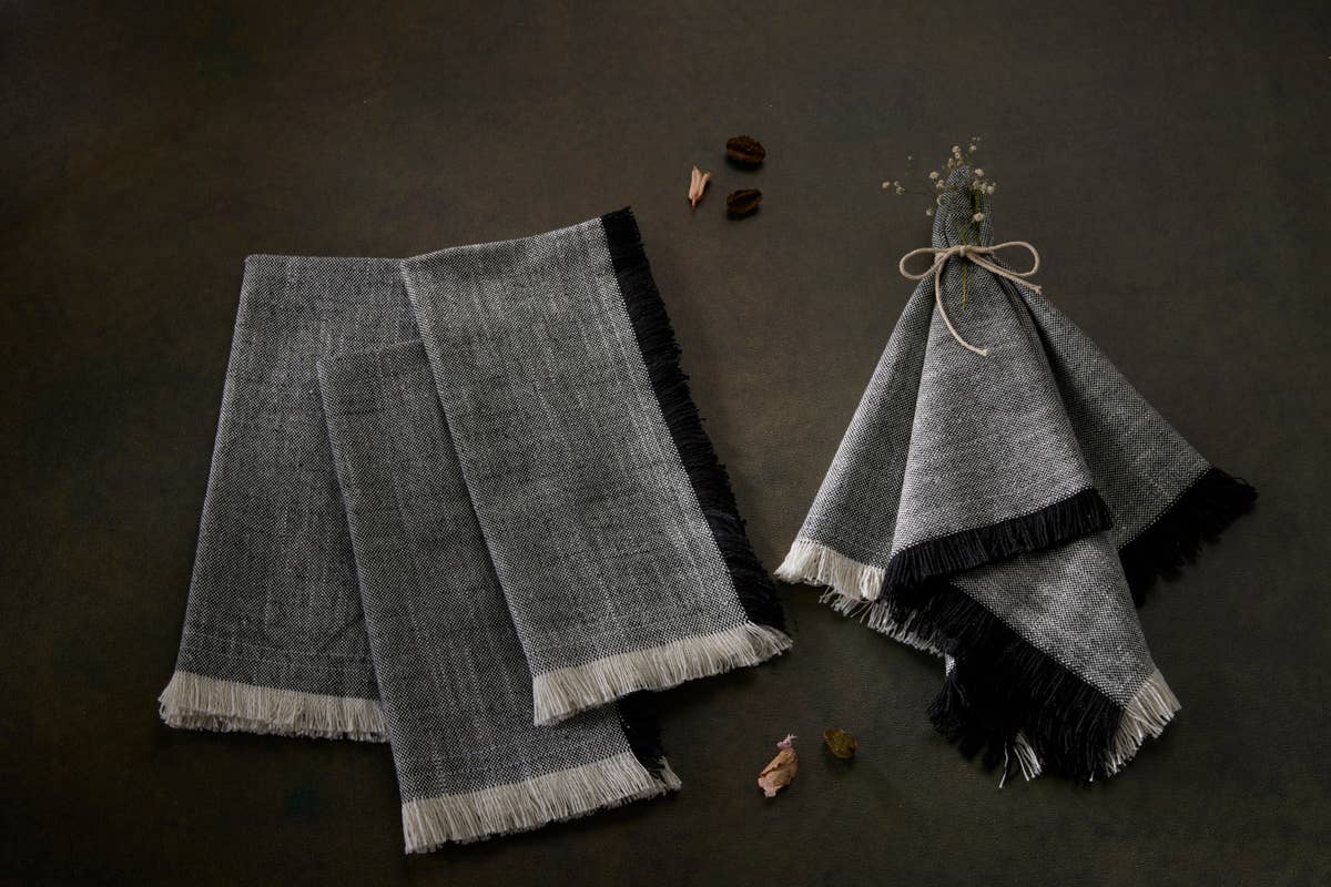 Rich Home Linens - Wholesale Dinner & Cloth Napkin - Soft Chambray Dinner Napkins - 18" x 18" Set of 4.0