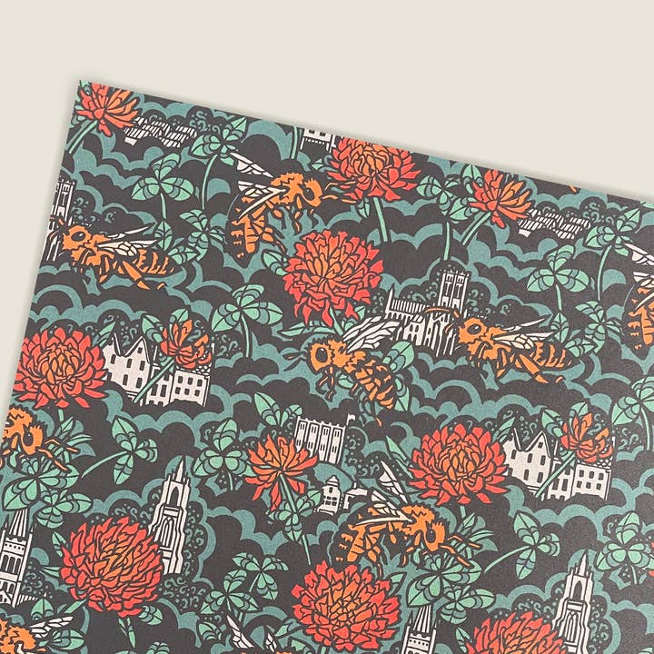 Feuille d'emballage cadeau illustrée Abeille et architecture pour la vente par flight & fancy