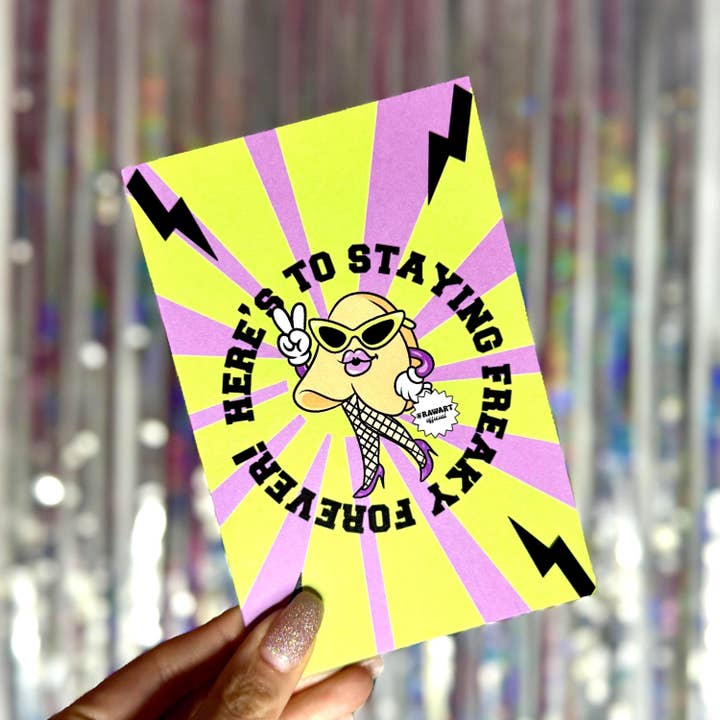 Carte d'anniversaire Freaky Friday : Carte de vœux de film rétro dessin animé pour la vente par Hot Mess Paper Co.