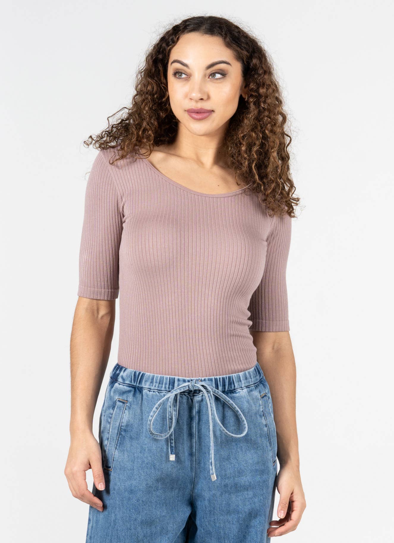 C'est Moi Clothing Co - Wholesale Gebreide top - Dames - Naadloze rib S/S ronde hals- CERT12135