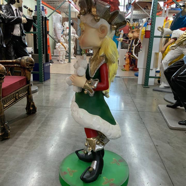 LM Treasures - Wholesale Sculpture - Christmas Elf Girl Over Sized Statue3