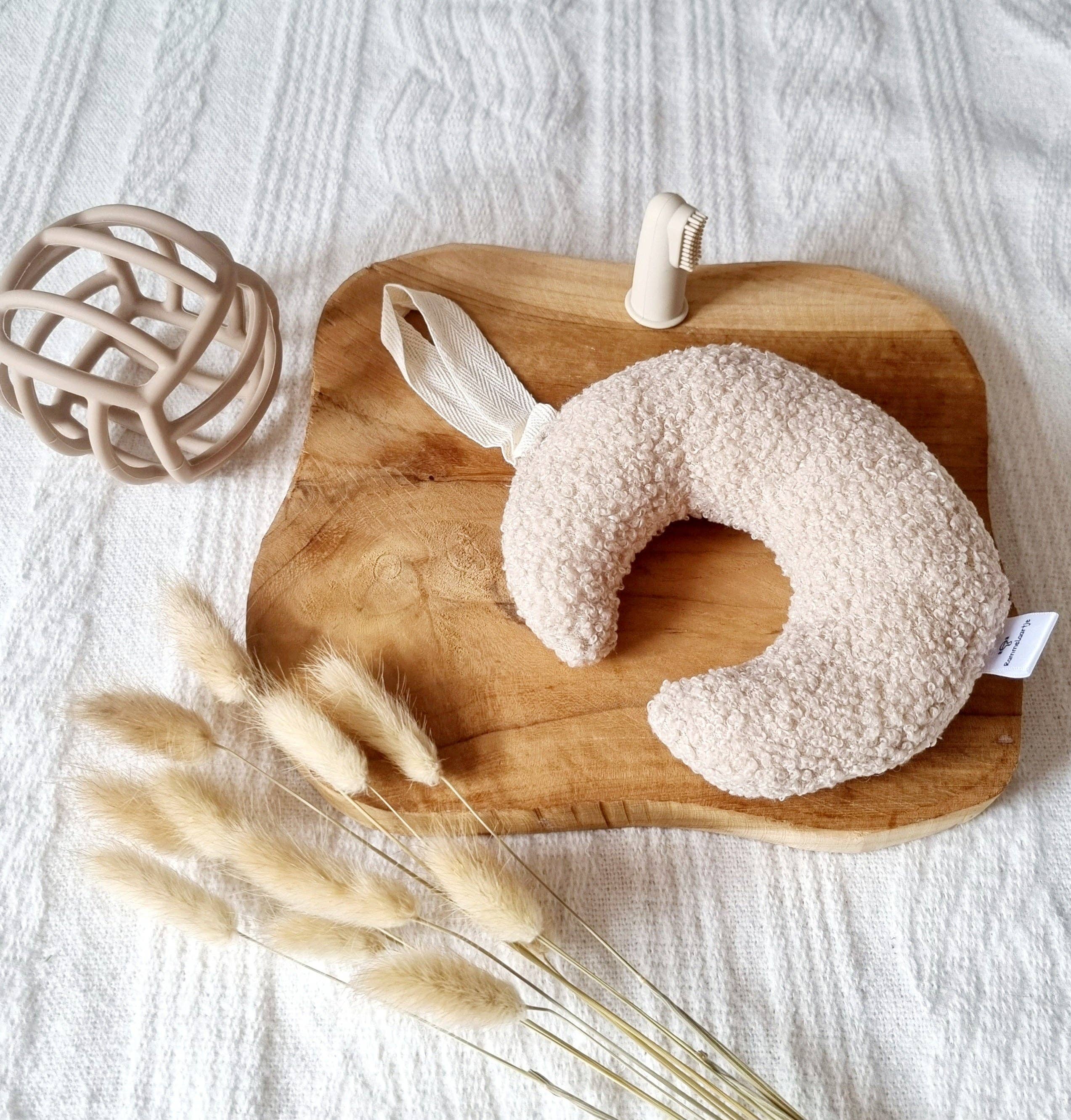 Rammelaartje - Wholesale Pacifier - Baby - Padded Teddy Moon pacifier clip - Beige2