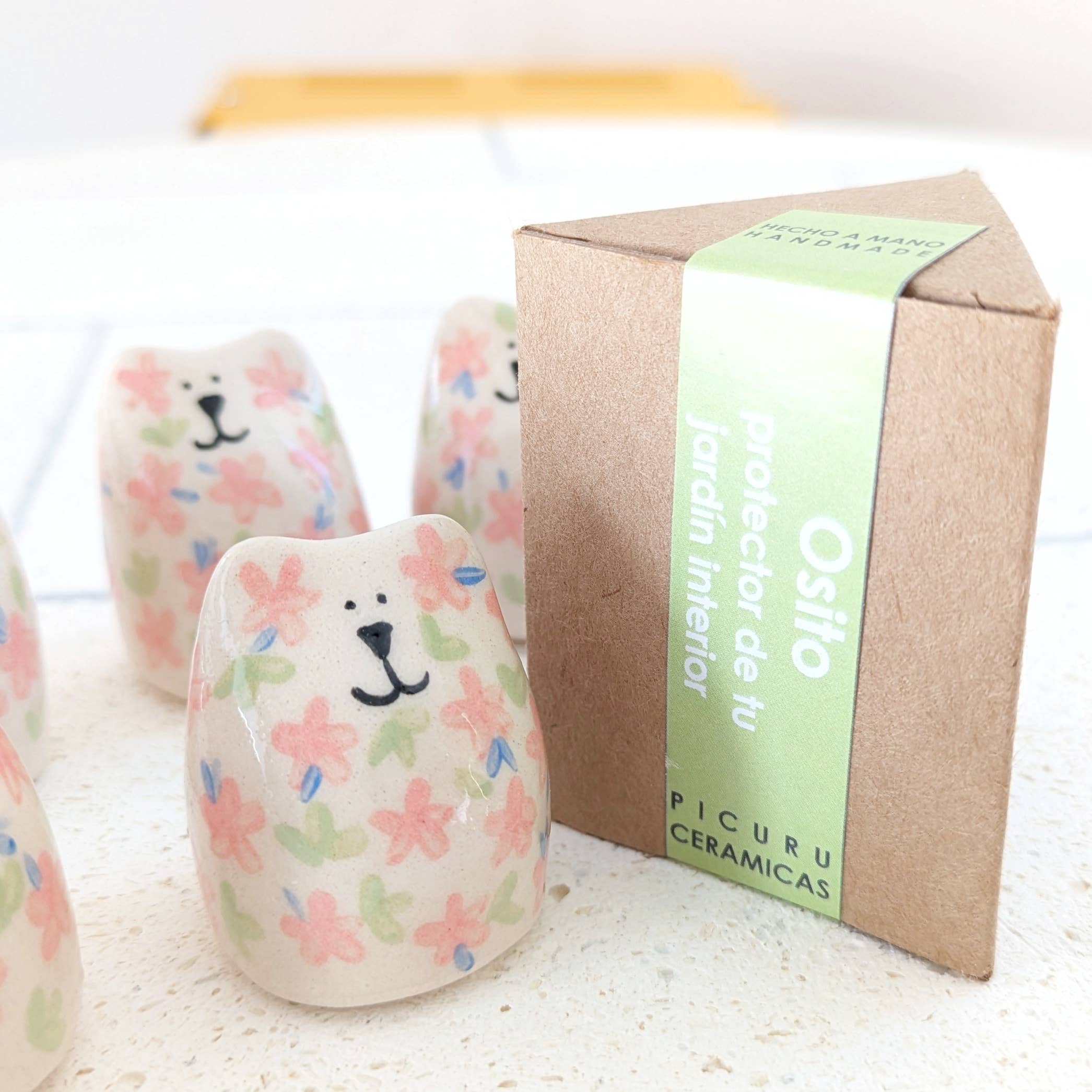 Picuru ceramicas - Wholesale Decorative Figurine - Amulet Little Bear protector of your inner garden, 5 languages6