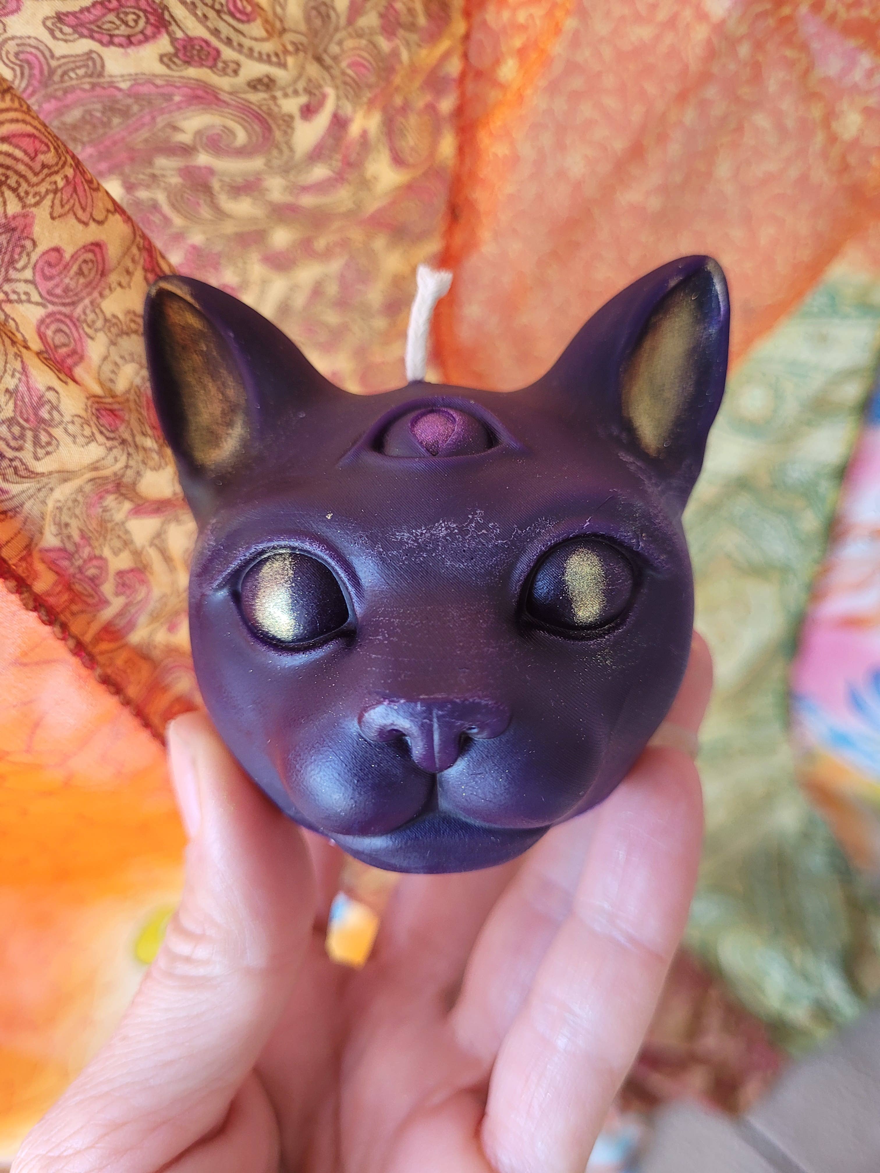 Radiant Angel Candle Co - Venta al por mayor Velas de diseño llamativo - Vela de cera de abejas All Seeing Cat1