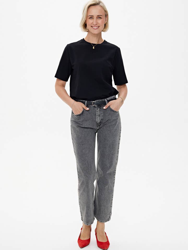CAPSULE by Agnė Gilytė - Wholesale Jeans - Women's - Jeans 'LA PARISIENNE' | flattering slim fit gray2