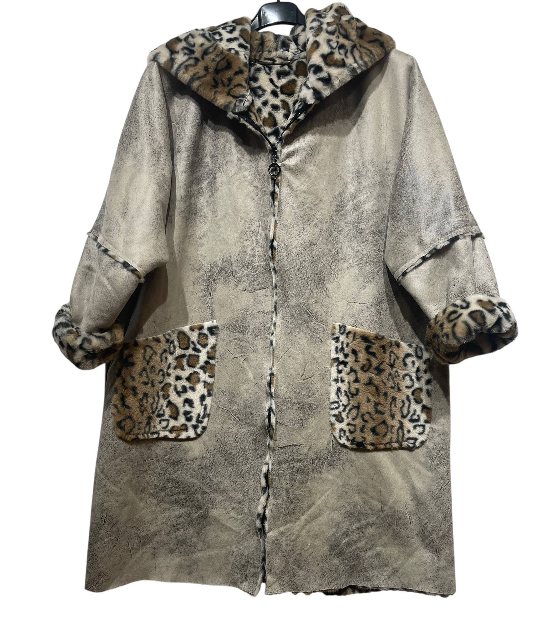 LINEN & COTTON HOUSE - Wholesale Coat - Women's - LEOPARD WINTER COAT WITH CLOSURE, TRENDY1