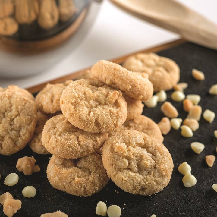 Classic Cookie® - Wholesale Cookie - Macadamia Nut made with White Chips Crispy Minis 7oz Bags1