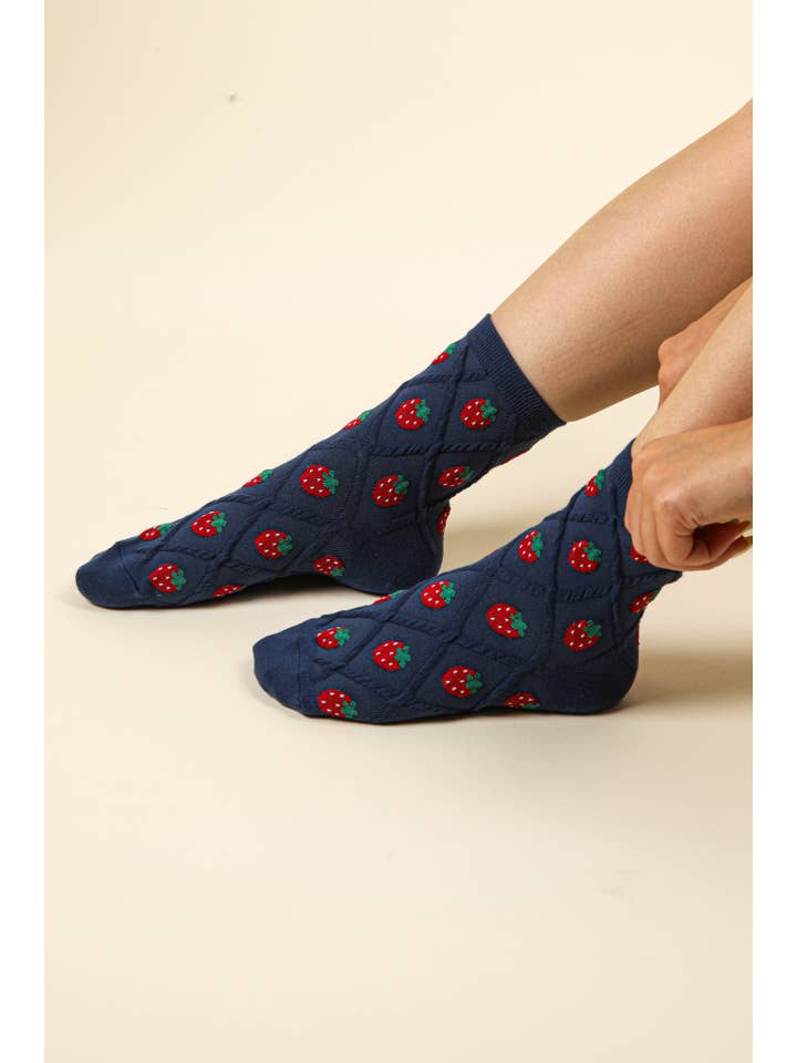 VERY J - Wholesale Socks - Women's - SC10040C-Strawberry Printed Textured Crew Socks
