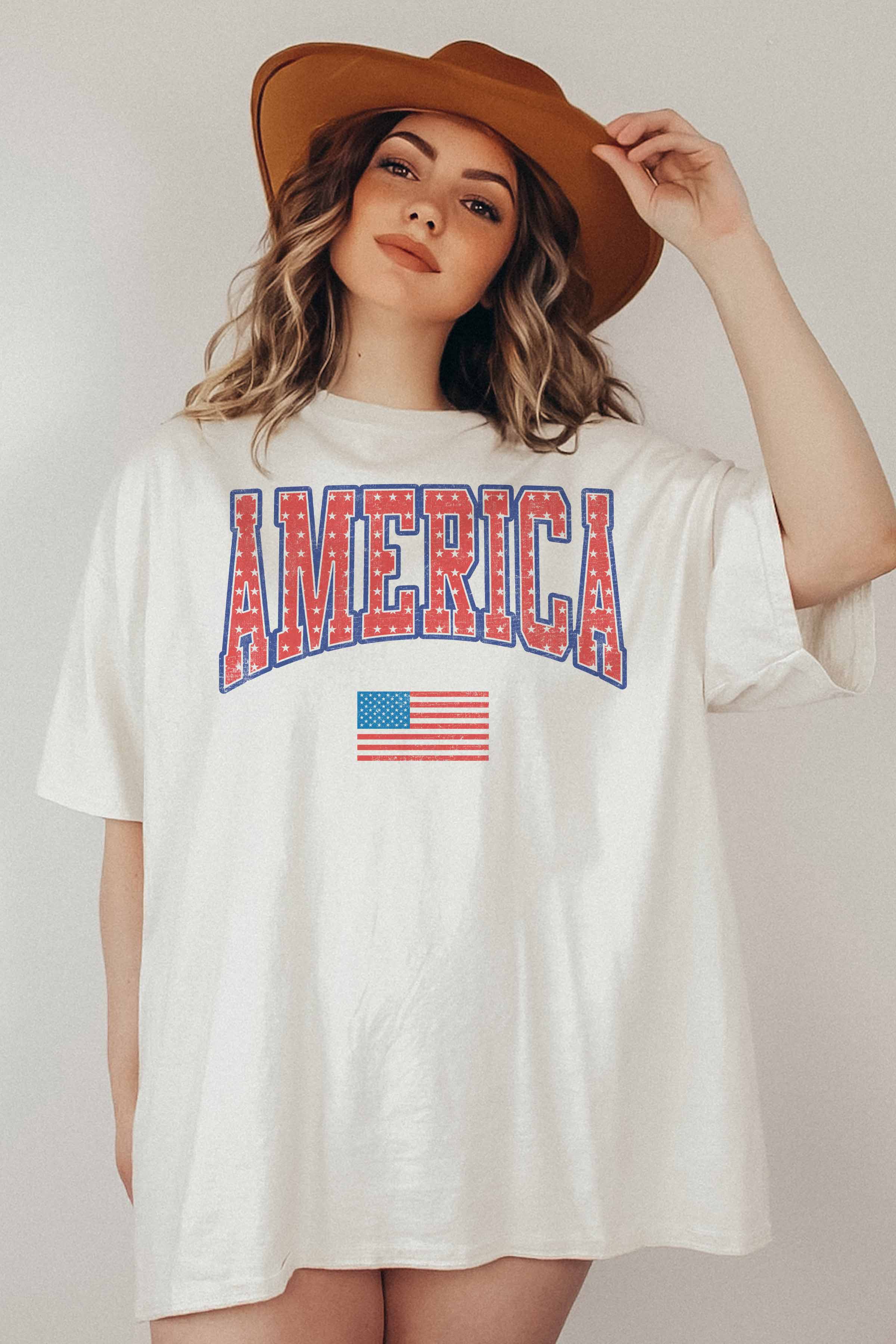 GOOD DAY STREET - Vendita all'ingrosso Tunica - Donna - [G1528X-OTS] T-SHIRT OVERSIZE CON GRAFICA CON BANDIERA AMERICANA2