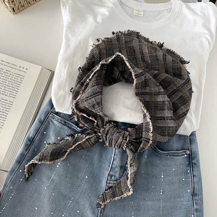 Funkyrel® Atzbranding Limited - Wholesale Scarf - Women's - Scarvii - Unisex Vintage Plaid Frayed Triangle Scarf1