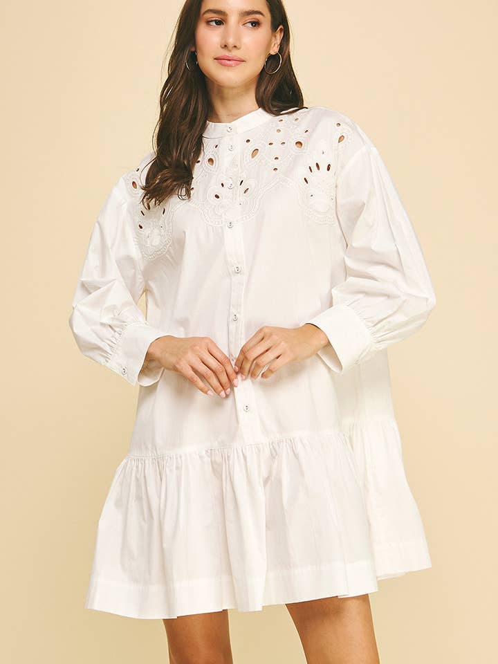 BESTICKTES HEMDKLEID MIT KNOPFLEISTE - 6551D für den Großhandel von PINCH