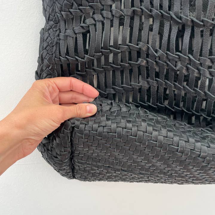 Happy French Gang – wholesale Beach bag – Luni Leather Woven Black Bag5