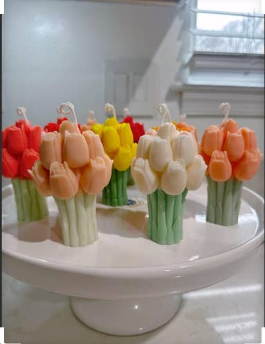 Llum del Sol - Wholesale Novelty Candle - Tulip Flower Candle | Soy Wax Scented Candle1