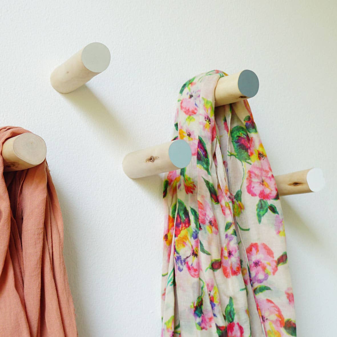 La Variété – wholesale Wall hook – CLASSIC LONG Wall Hanger (Inclined)3