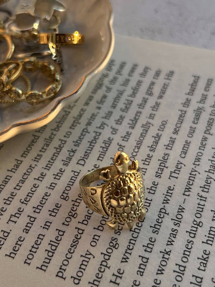 Turtle Ring for wholesale by Urbiana