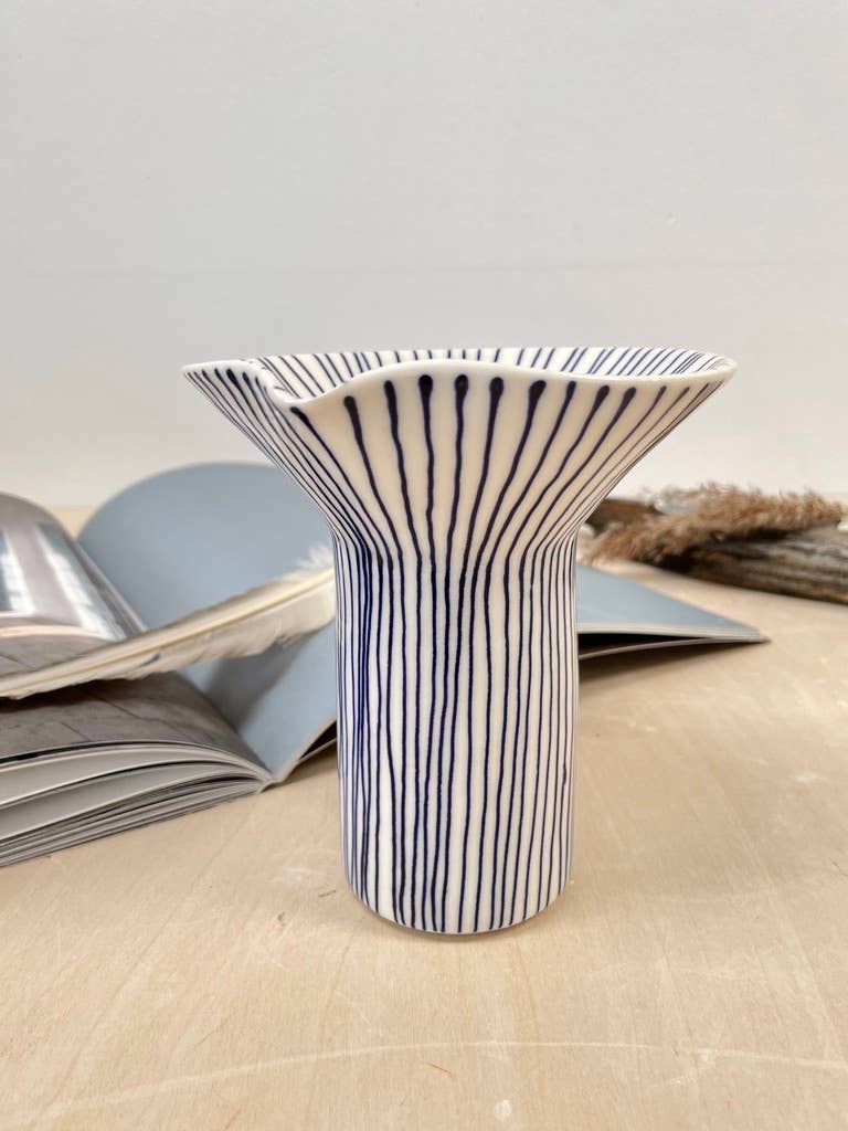 Christine Thuesen - Wholesale Vase - V-MILK VASE