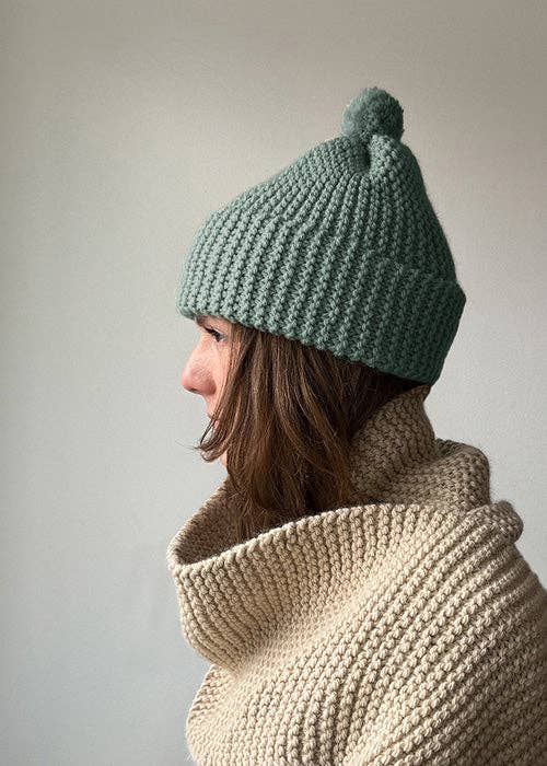 Project Weekend – wholesale DIY craft kit – DIY LEARN TO KNIT CRAFT KIT: CLASSIC POM BEANIE13