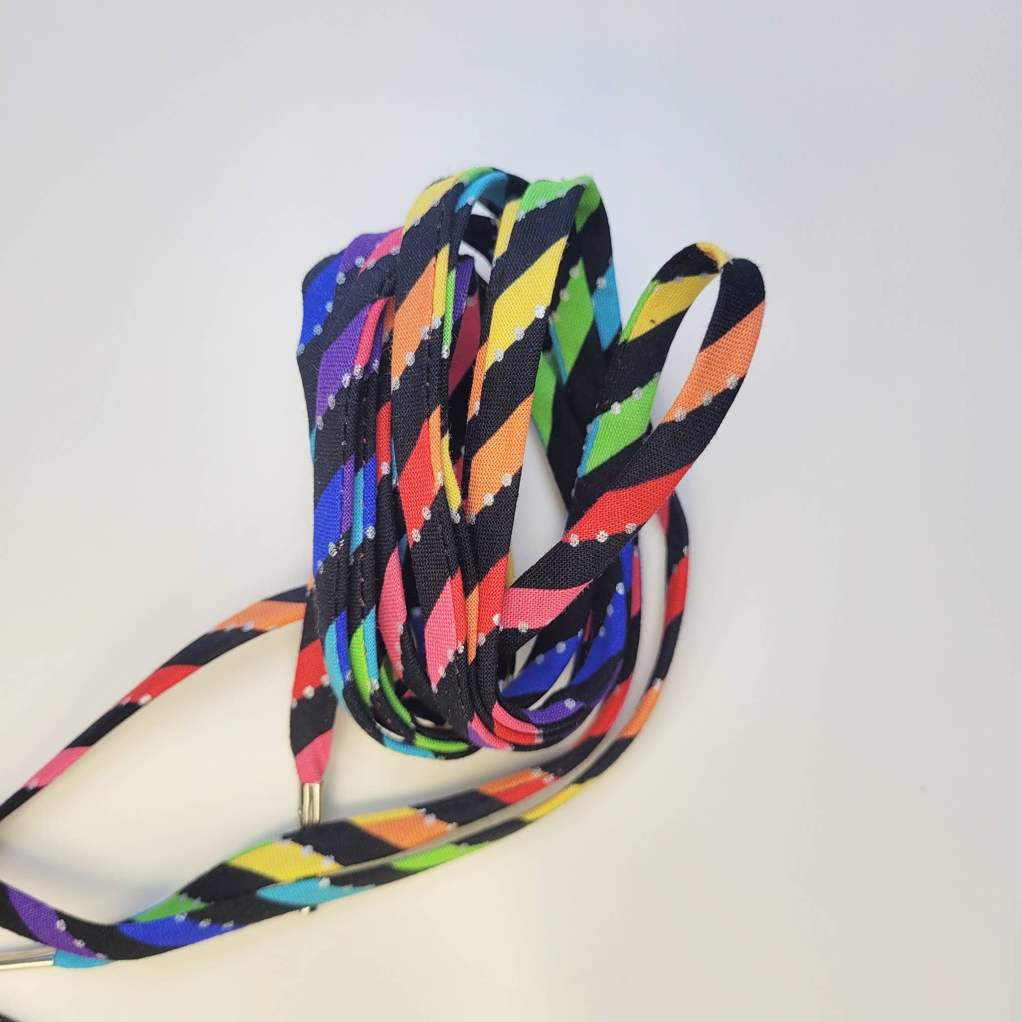 Cute Laces - Vente Lacets – enfant et bébé - Jolis lacets noirs à rayures arc-en-ciel, pour adultes et enfants0