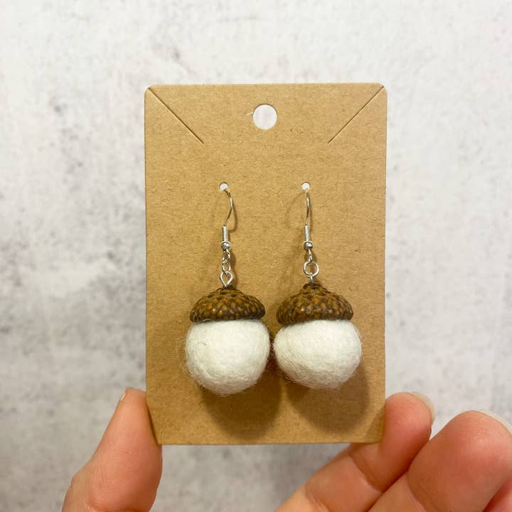 Oakwind Hollow - Vente Boucles d'oreilles pendantes - Boucles d'oreilles en forme de gland en feutre Lavender Fall Woodland Jewelry4