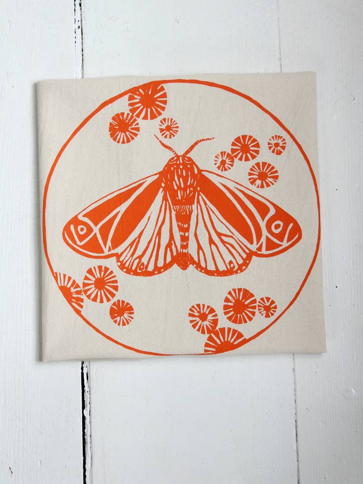 Torchon Moth - Coton biologique - Imprimé orange - Eco pour la vente par Hearth and Harrow