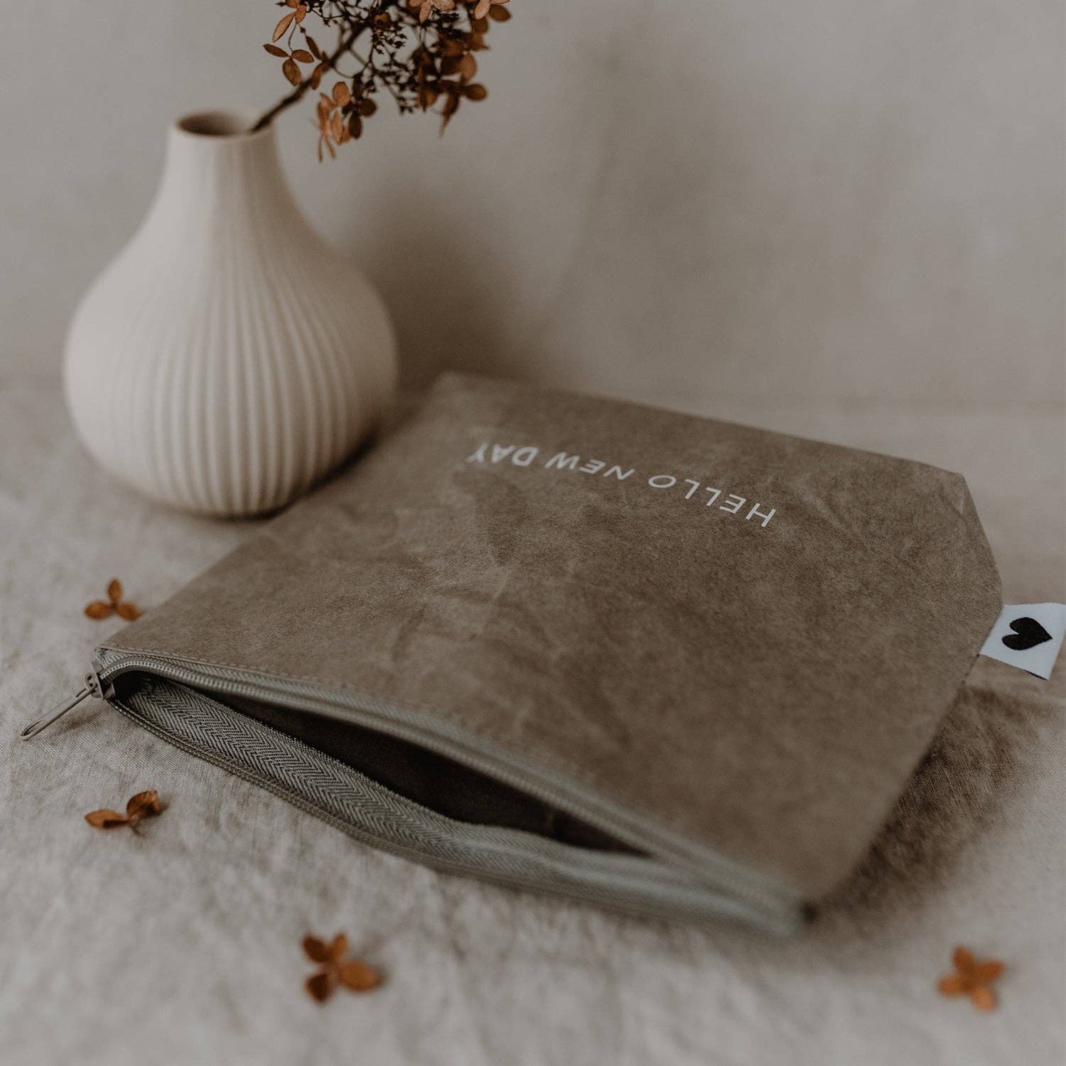 Eulenschnitt - Wholesale Toiletry Bag - Unisex - Hello New Day cosmetic bag (pack of 6)6