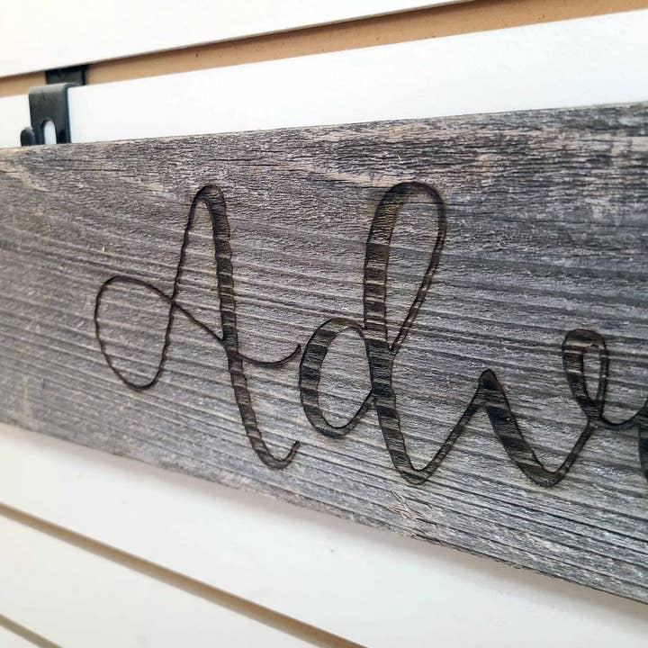 Rockin'Wood - Vente Pancarte - Panneau « Adventure Awaits » avec motif gravé5