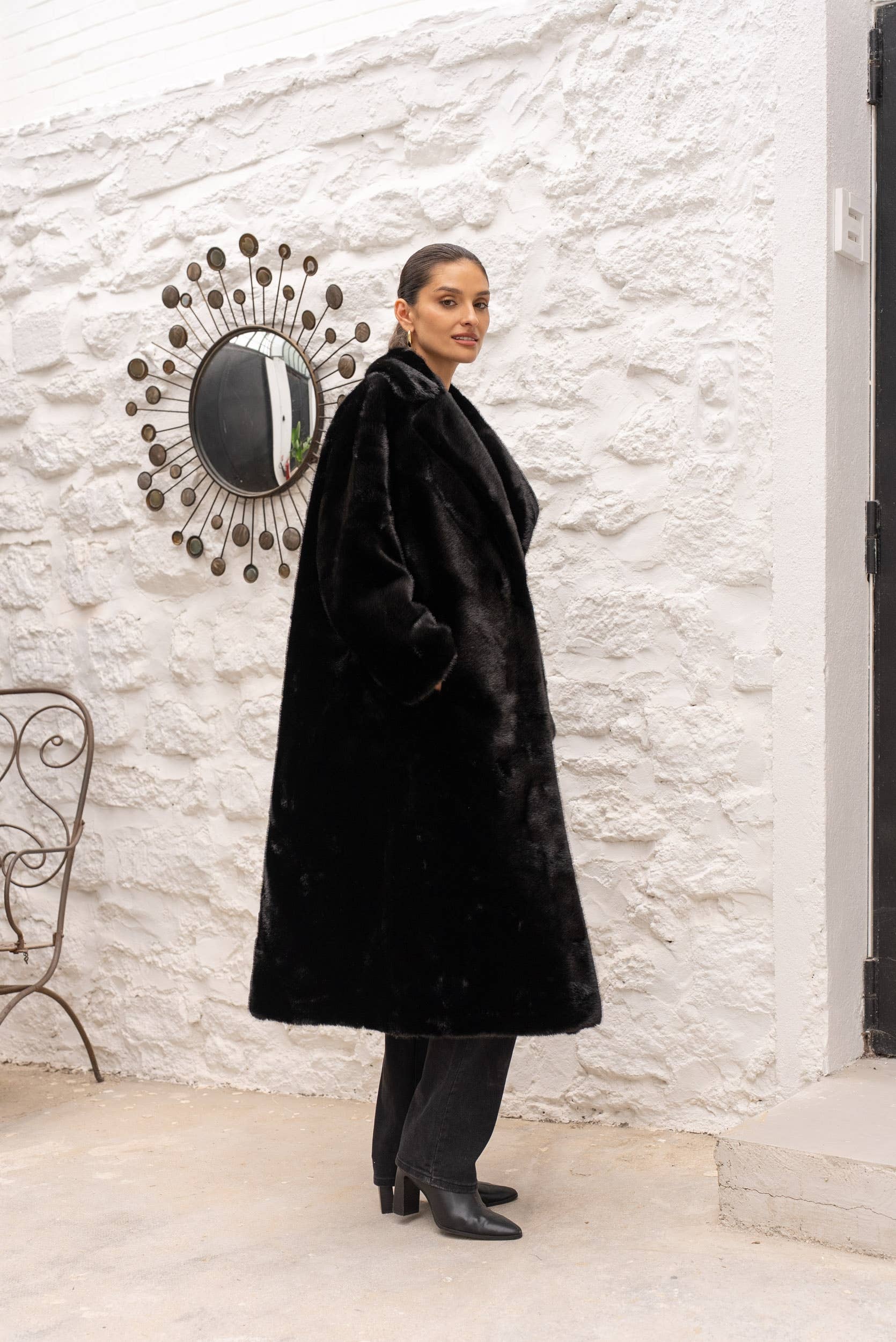 Attentif Paris - Wholesale Fur/Faux Fur Coat - Women's - Long synthetic fur coat with lapel collar47