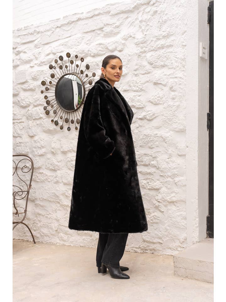 Attentif Paris - Wholesale Fur/Faux Fur Coat - Women's - Long synthetic fur coat with lapel collar47