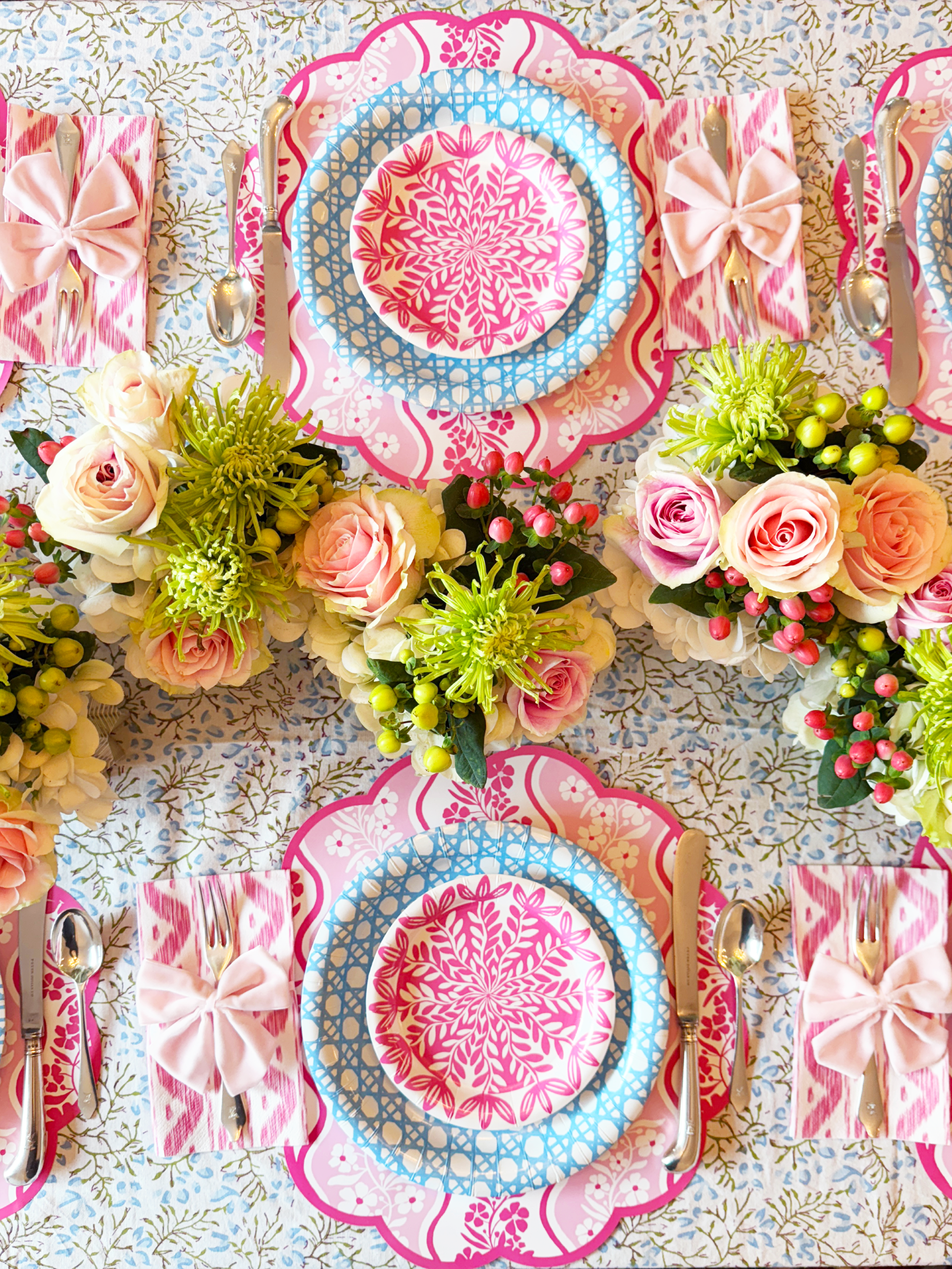 Lucy Grymes Designs – Guardanapo descartável por atacado – Toalhete / Guardanapo de Papel com Toque de Linho em Ikat Rosa | Conjunto de 252