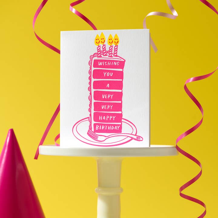 Önskar dig ett mycket glatt födelsedagskort med tårta i boktryck - Tillverkat i USA för wholesale av And Here We Are