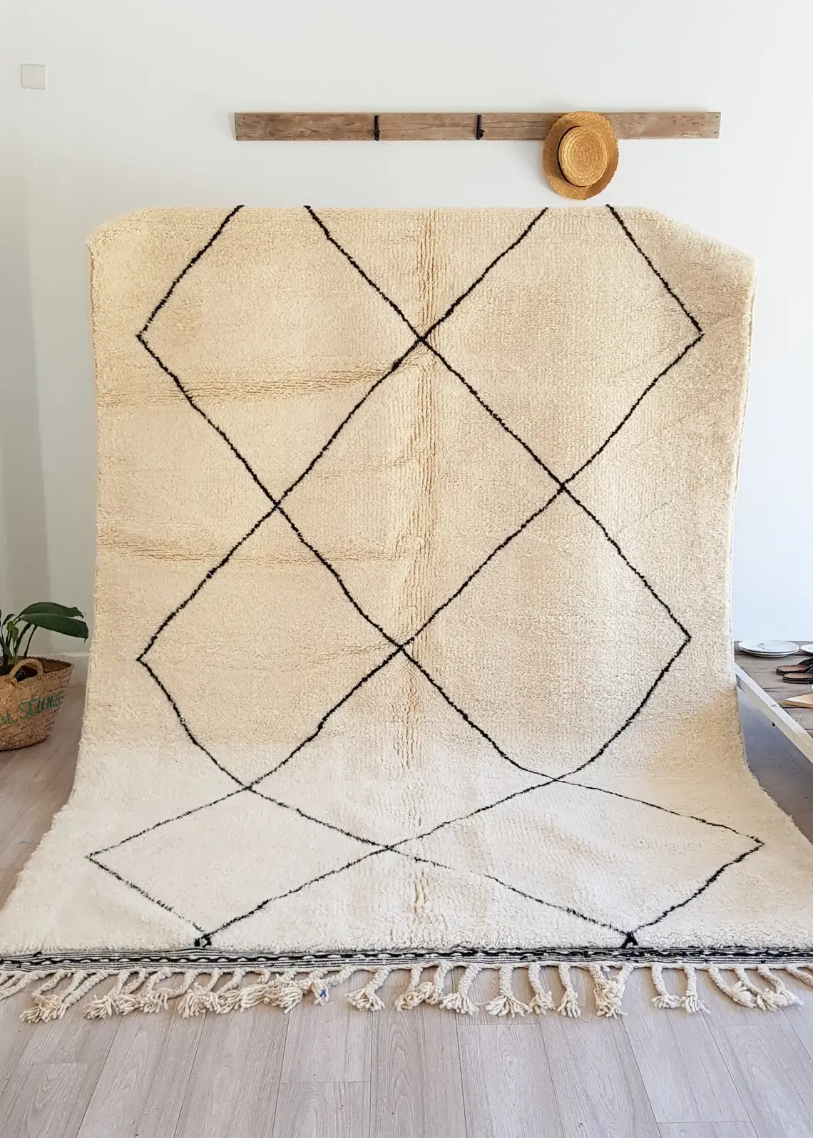 HandmadeBestSeller – Großhandel Teppichvorleger – Beni Ourain Teppich, natürlicher Berberteppich aus Marokko1