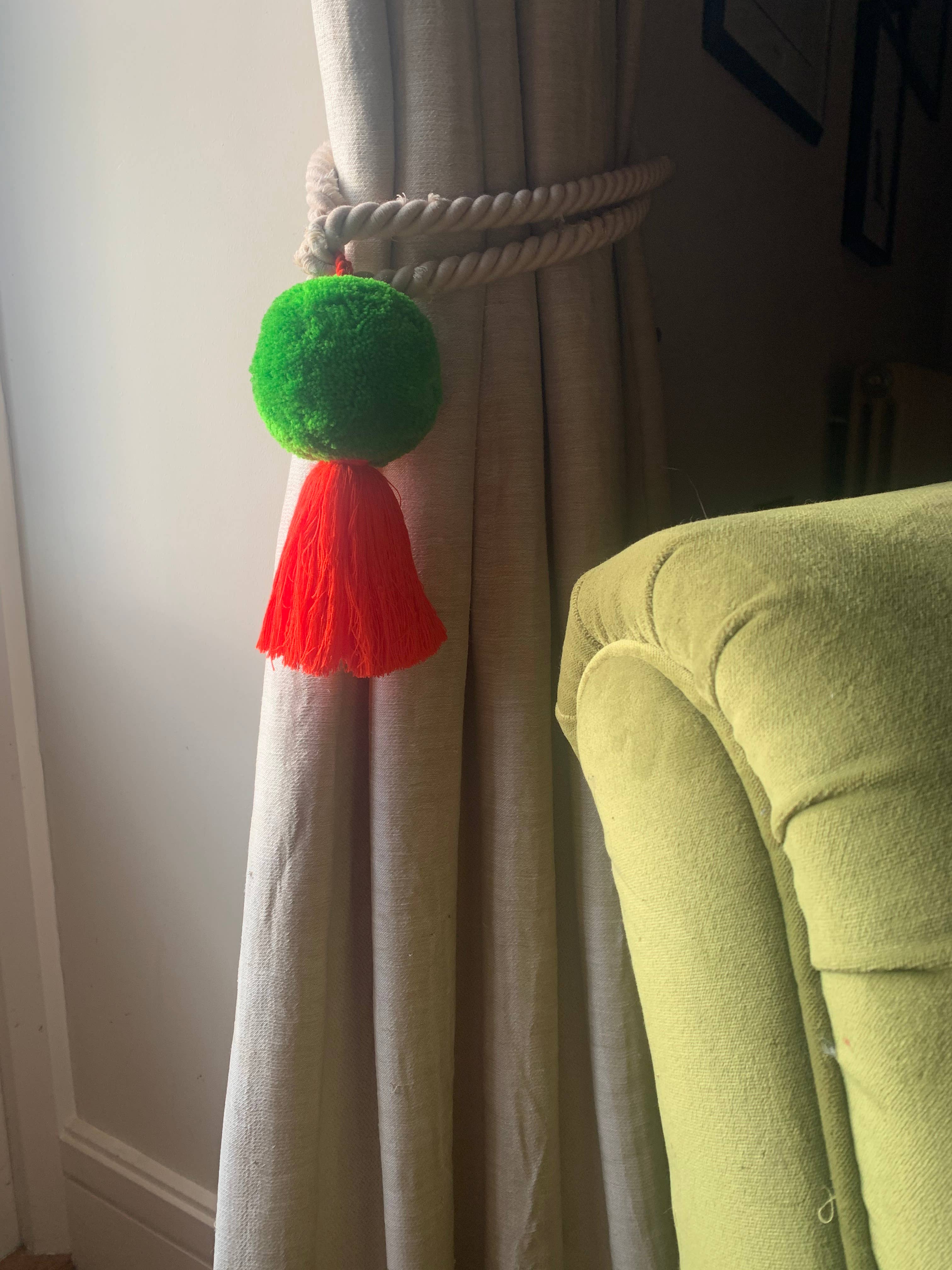 PomPom Galore - Vendita all'ingrosso Nappa decorativa/decorazione murali - Pom Pom Pom Jumbo con nappa, colore: verde e arancione3