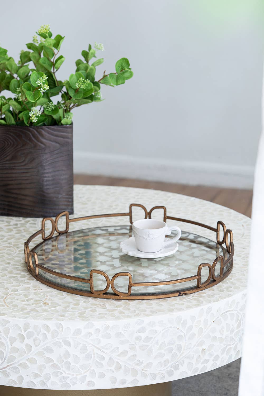 A&B Home Group Inc. – Engroshandel Pyntebakke – D18x2" Sofistikeret Geometrisk Spejlbakke6