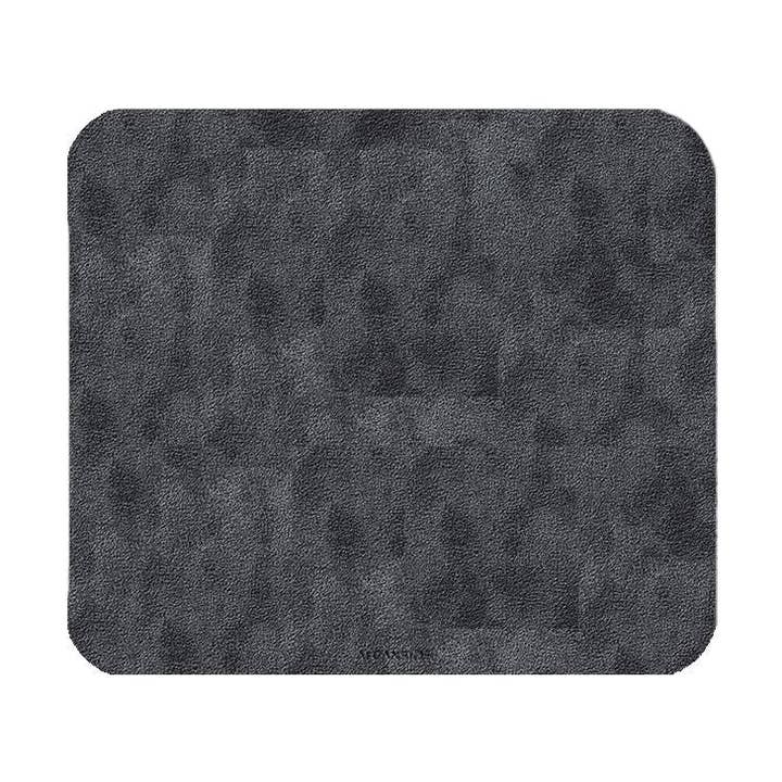 Tapis de bureau et tapis de souris Alcantara en précommande pour la vente par Verve Moda