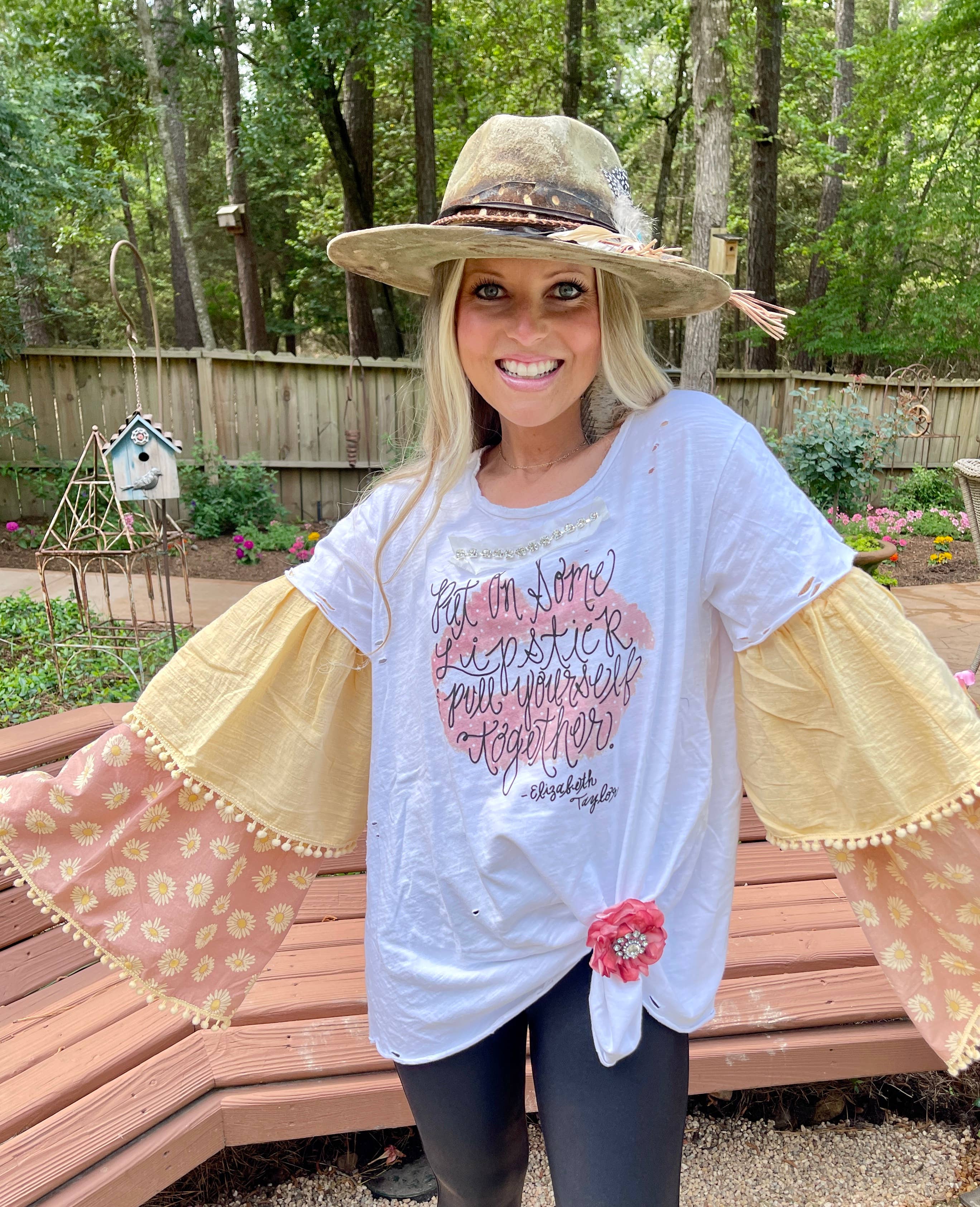 A Rare Bird Shop - Vente T-shirt sérigraphié – femme - Chemise en lambeaux à lèvres1