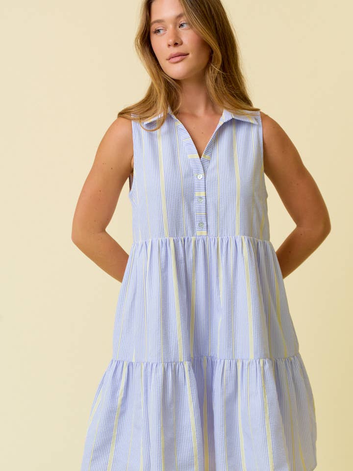 MINIKLEID MIT MEHRSTREIFIGER KNOPFLEISTE UND STUFENROCK - 28243D für den Großhandel von Doe and Rae