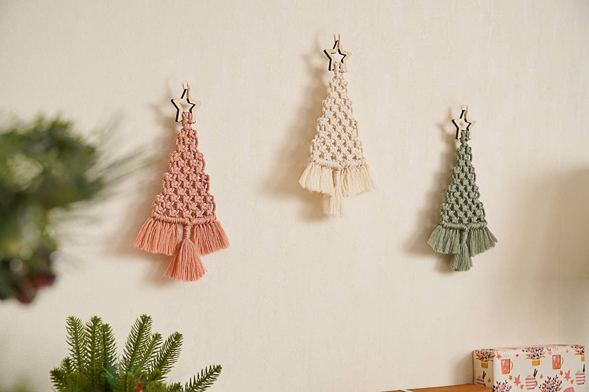 BeanDaikon - Wholesale Christmas Decoration - Macrame Christmas Tree Wall Hanging - X058