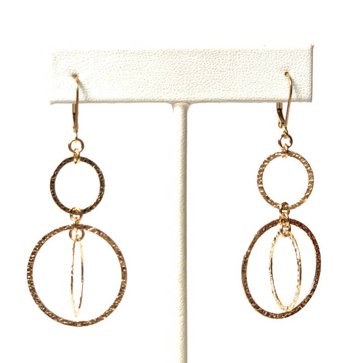 14k Gold-Filled Hammered Circle Kinetic Double Drop Earrings för wholesale av Solid Design Studios
