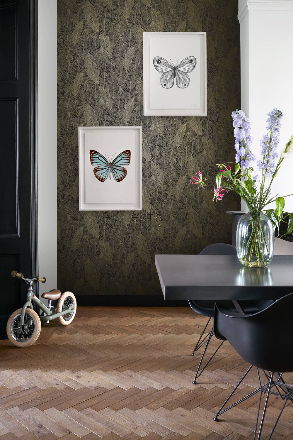 The Design Department b.v. - Wholesale Wallpaper - Wallpaper Pen Drawn Leaves15