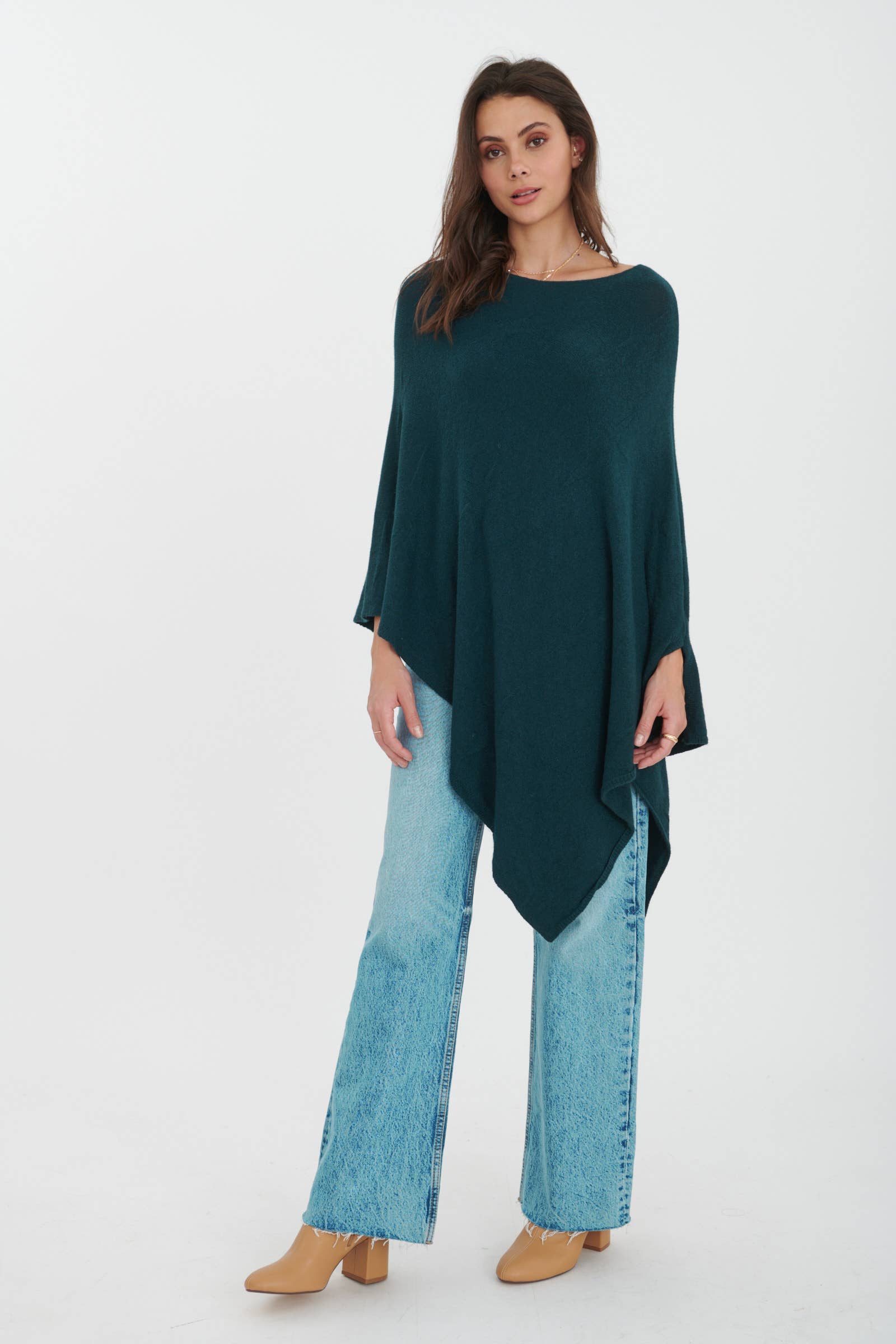ORNELLA PARIS - Wholesale Poncho - Women's - LEL-P0076 'star' poncho16