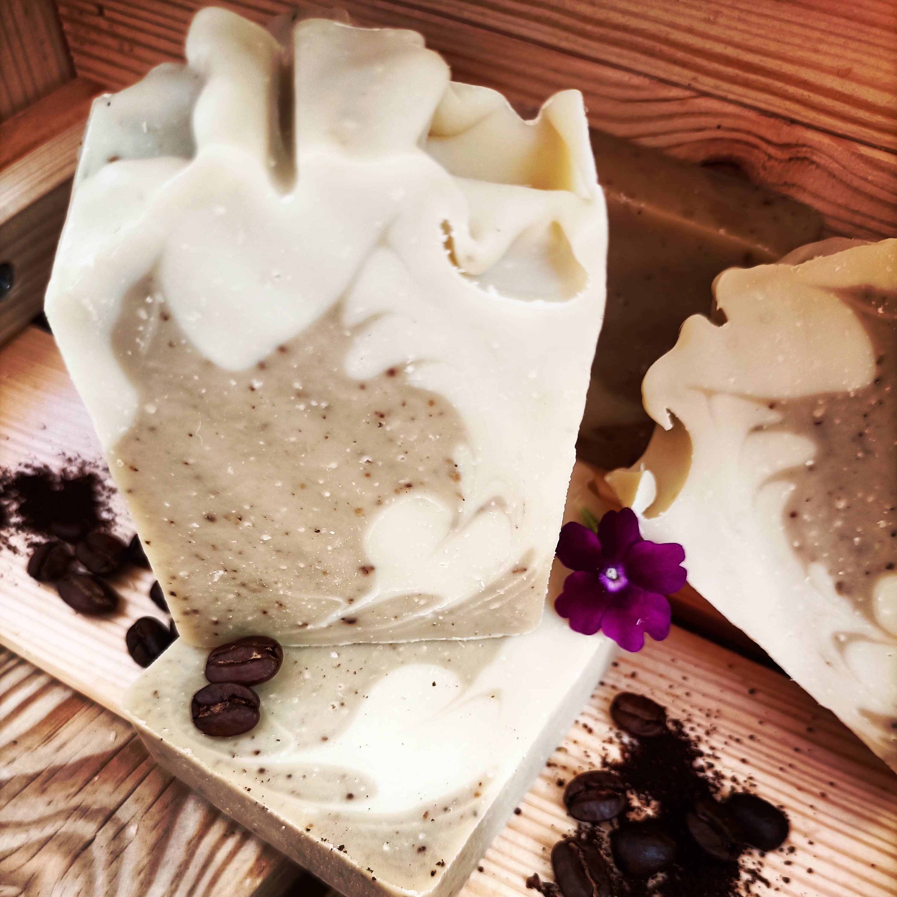 Les bulles de Nan's - Wholesale Bar Soap - Exfoliating soap with coffee and lemon litsee3