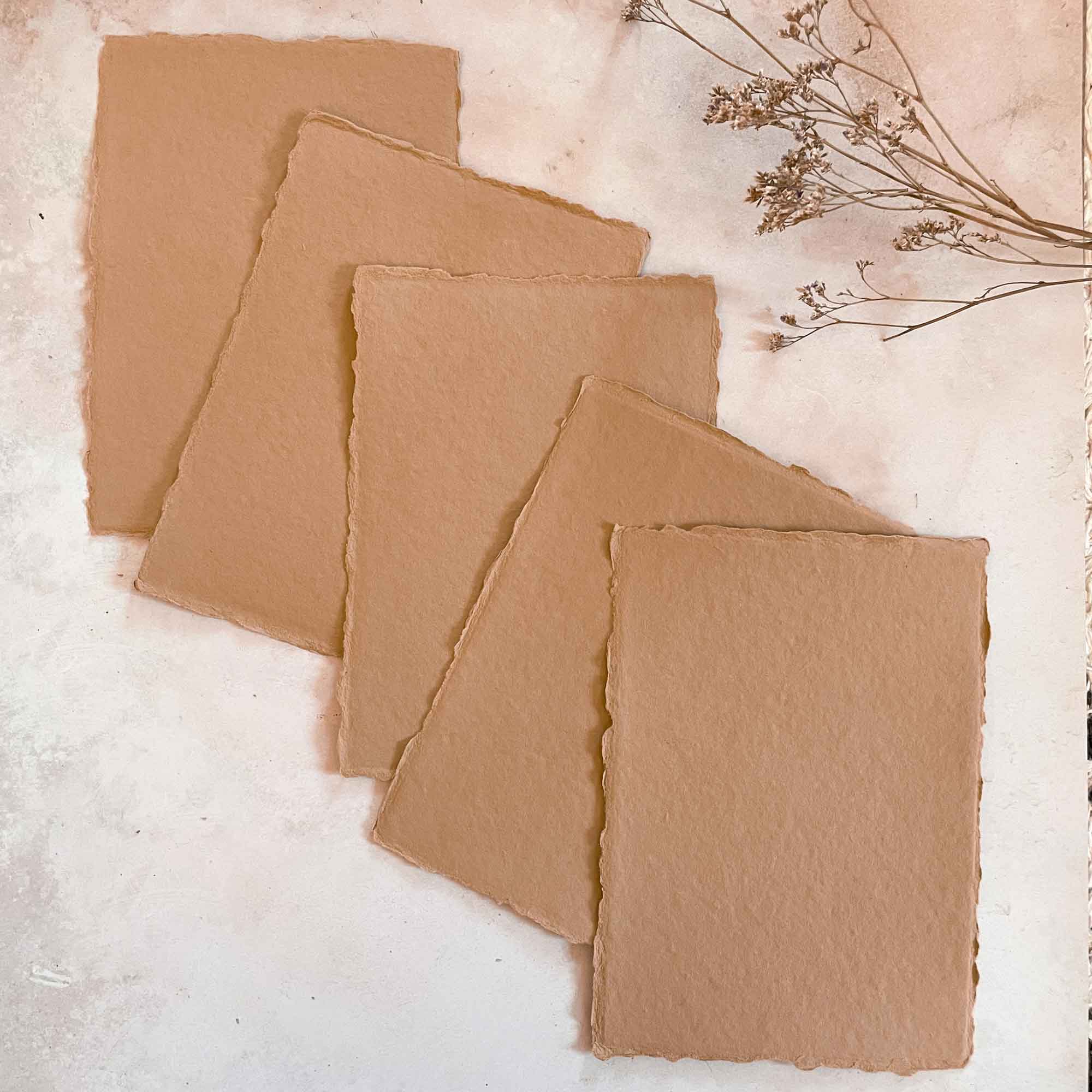 The Natural Paper Company - Vente Assortiments de papeterie/cartes - Papier fait main en argile | Lot de 5 | Papier chiffon en coton recyclé4