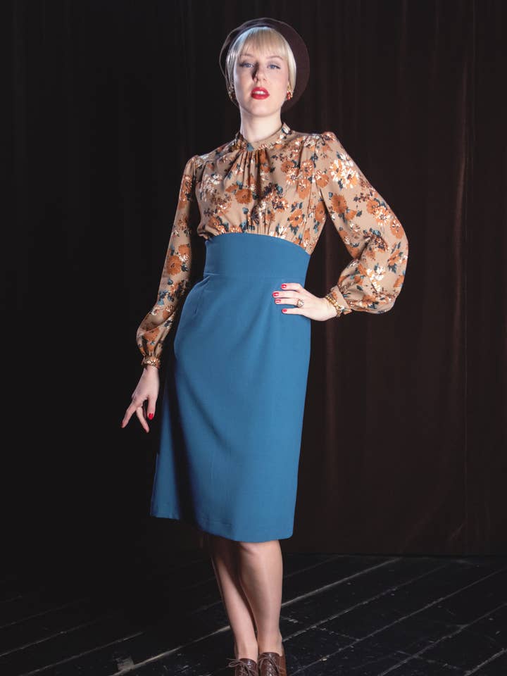 Eleanor, elegant dress made of 2 materials with a stand-up collar for wholesale by Gabriele Sabe