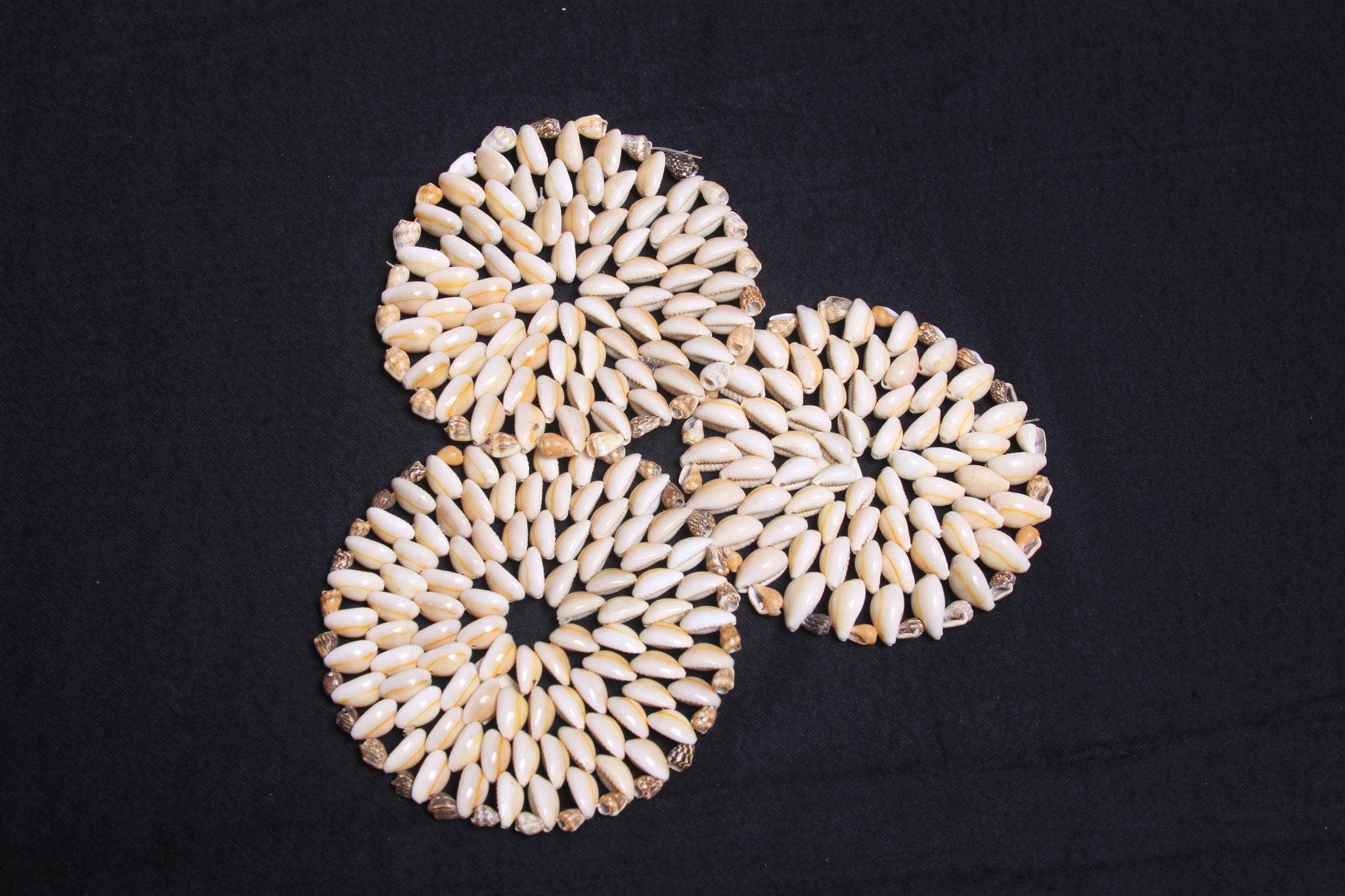 Darlene's Shells - Wholesale Placemat - 4" COWRIE PLACEMATS0