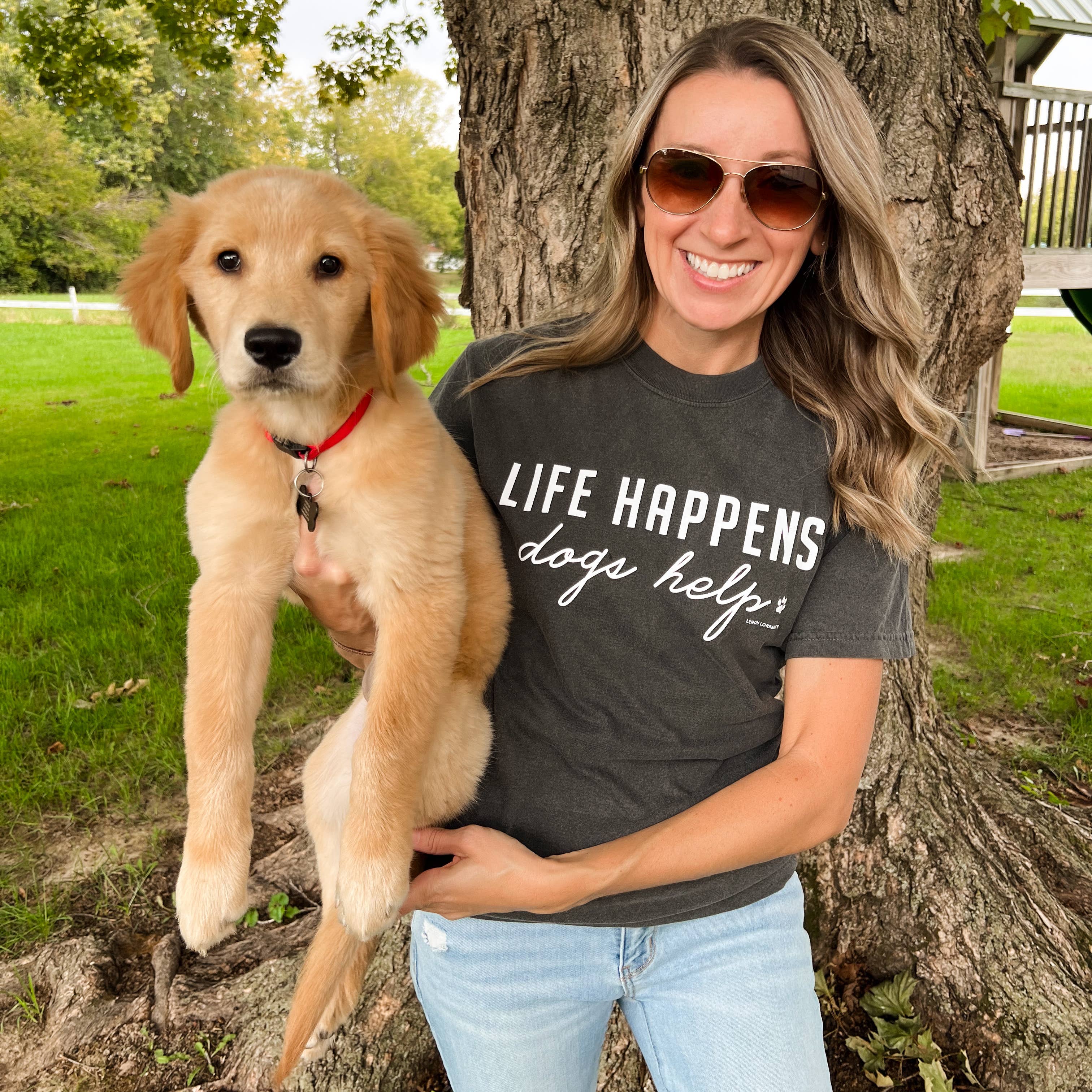 Poivre LIFE HAPPENS DOGS HELP - T-shirt graphique Comfort Wash en vente sur Faire