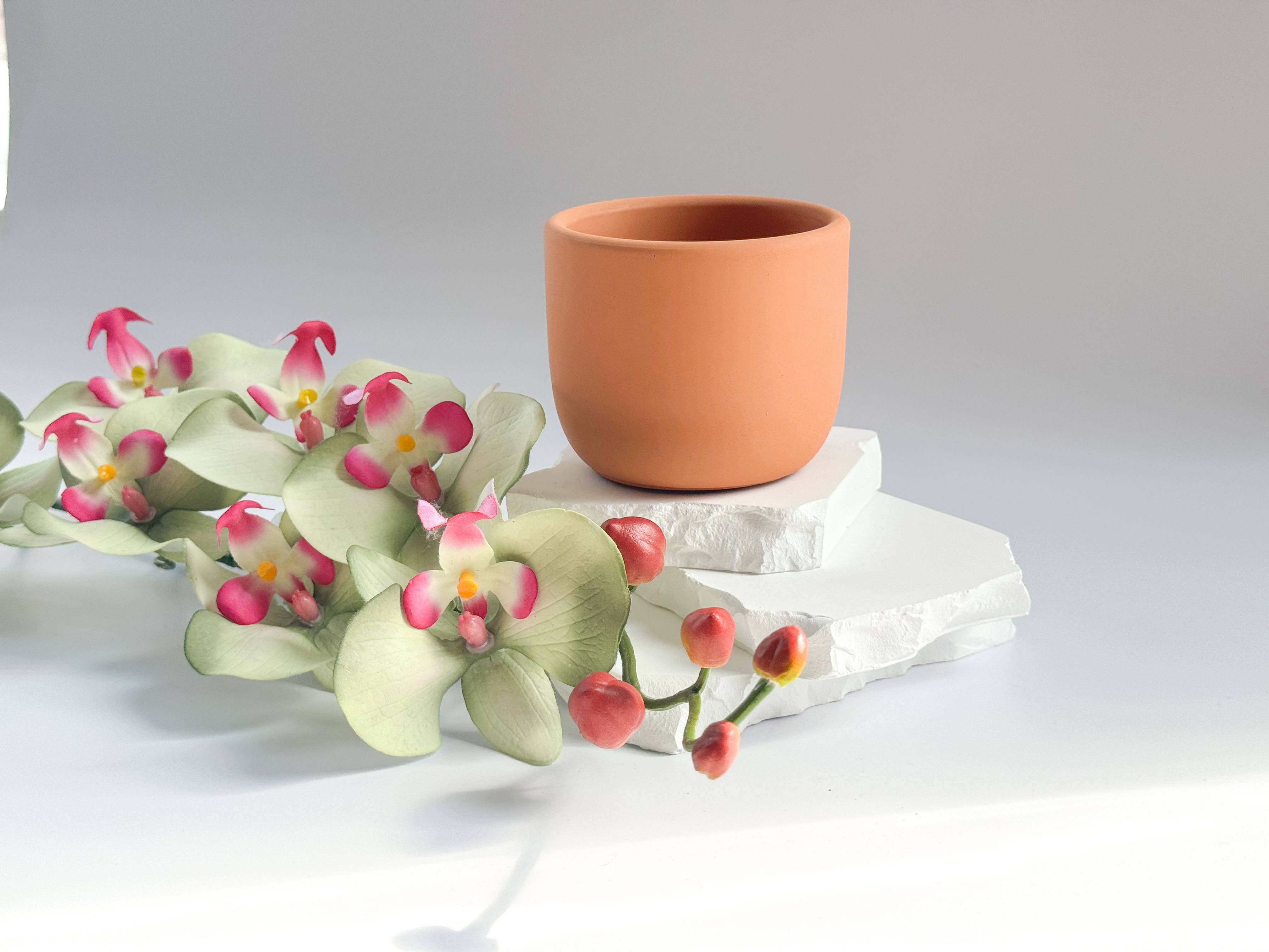 Tavv Inc - Wholesale Candle Holder - Concrete,Tulip shape Candle Vessel, 8oz6