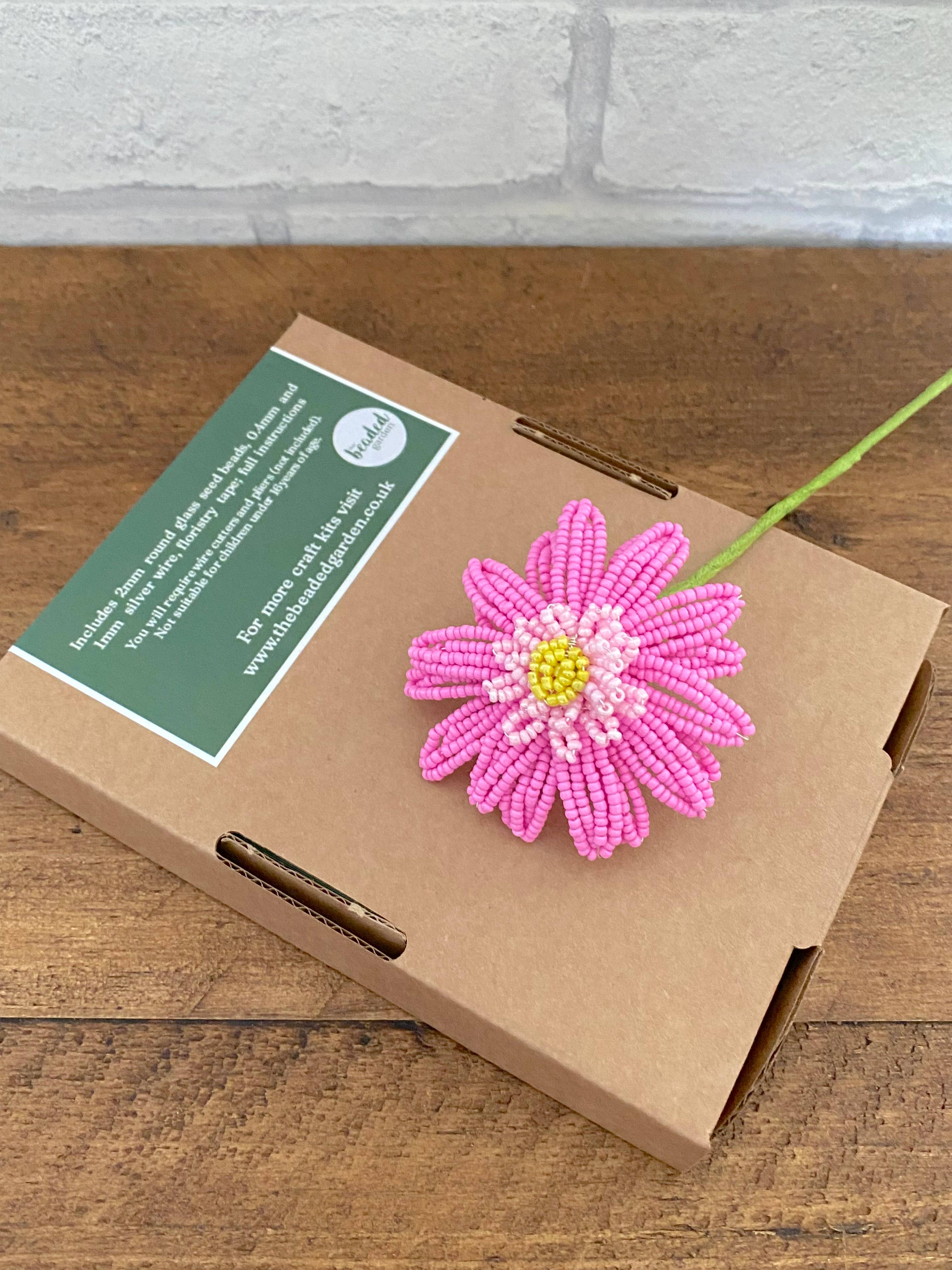The Beaded Garden – Engroshandel DIY-hobbysæt – Gerbera (pink) perleblomst-hobbykit – en kreativ gave1