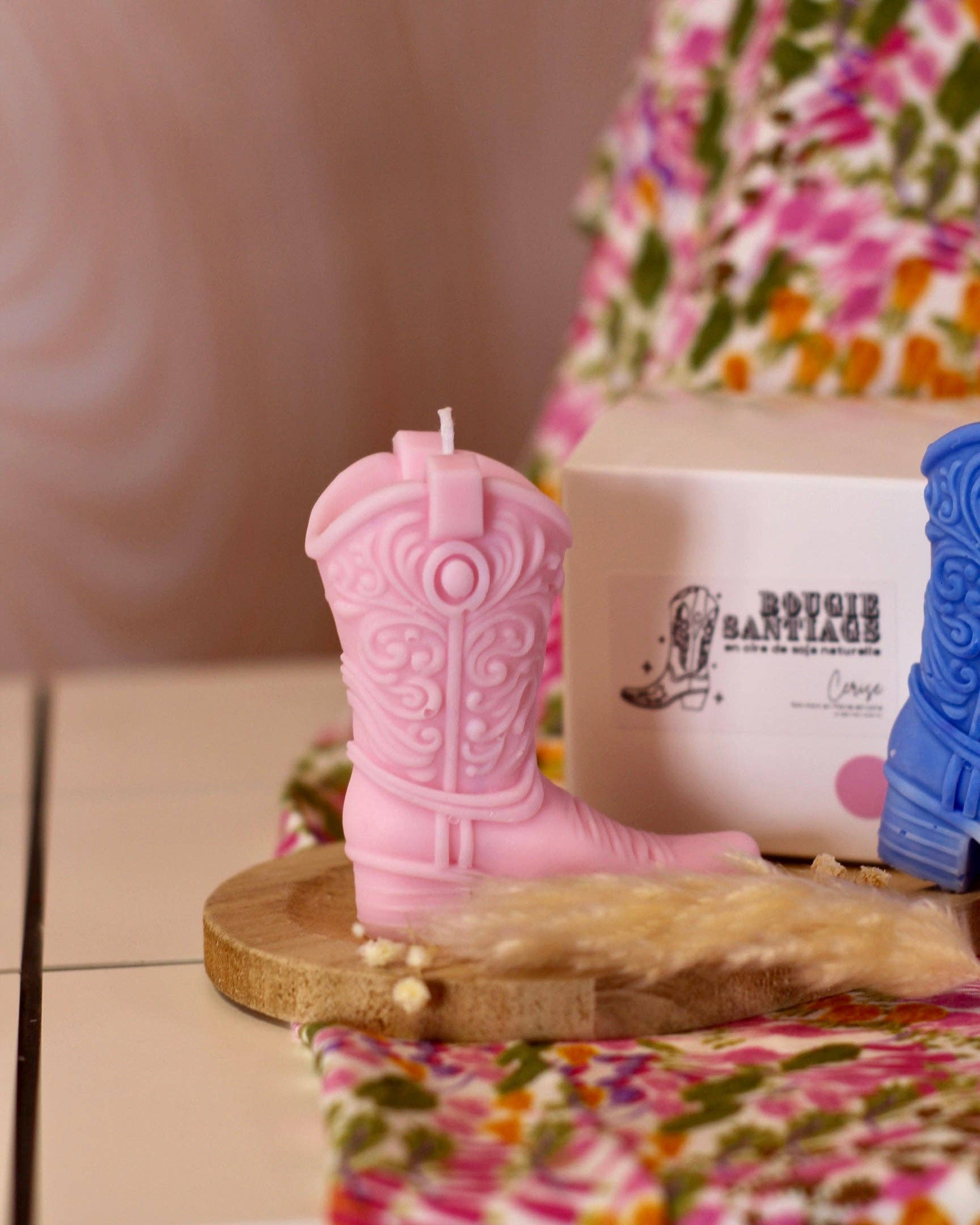 Meet me at the corner - Wholesale Novelty Candle - Santiags Candle11