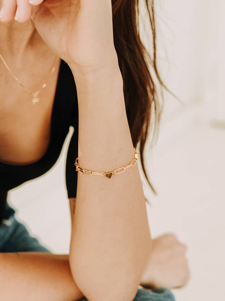 Bracelet cœur doux pour la vente par Sydney Rose Co.